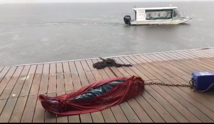 Corpo é encontrado dentro de lancha em comunidade de Manaus 