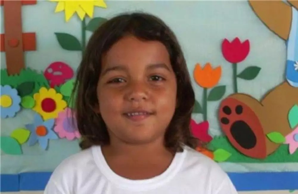 Jovem estuprada denuncia homem que matou criança desaparecida há 10 anos