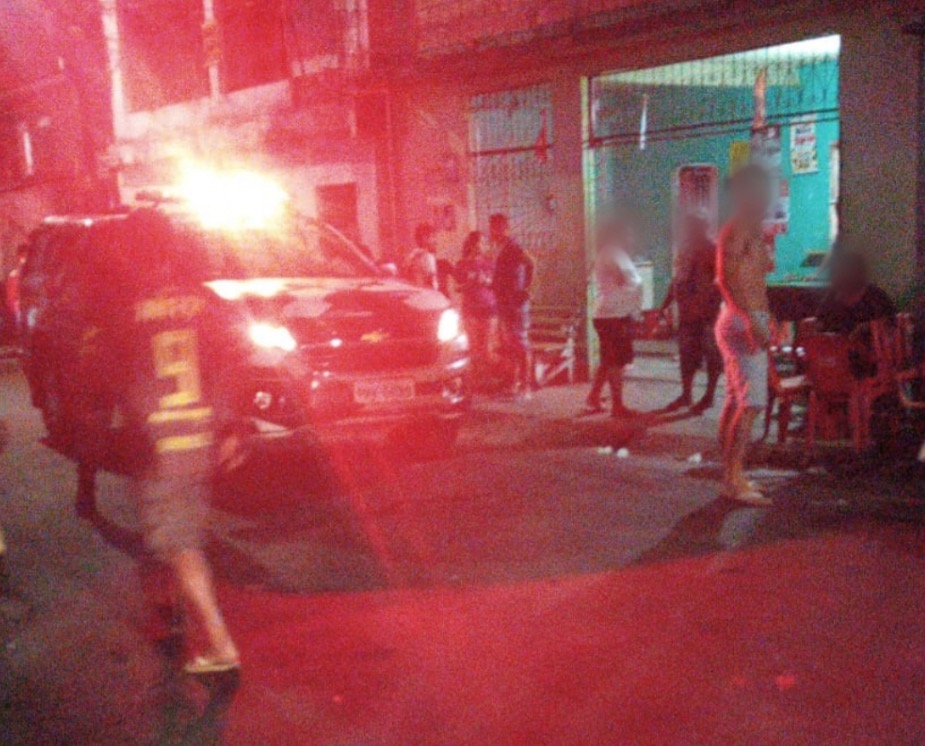 Três são baleados em tiroteiro em bar de Manaus