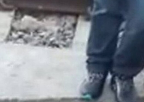 Jovem obrigado a fazer sexo oral em policiais desenvolveu esquizofrenia