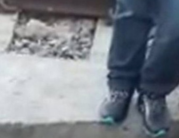 Jovem obrigado a fazer sexo oral em policiais desenvolveu esquizofrenia