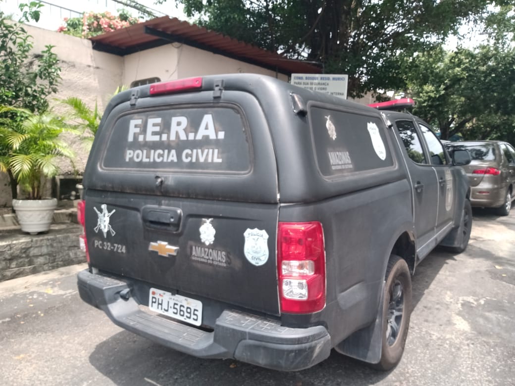 Criminosos invadem condomínio e fazem mulher refém em assalto em Manaus