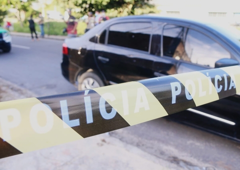 Casal é crivado de balas dentro de carro em Manaus