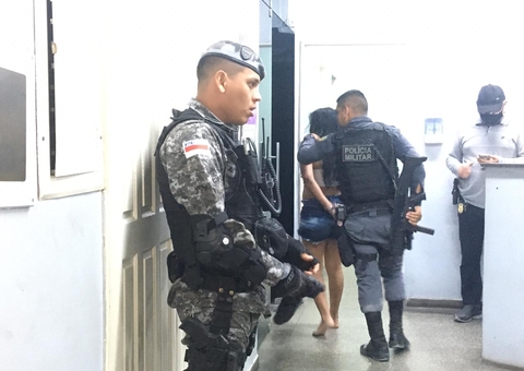 Mulher é presa suspeita de tráfico de drogas após denúncia em Manaus