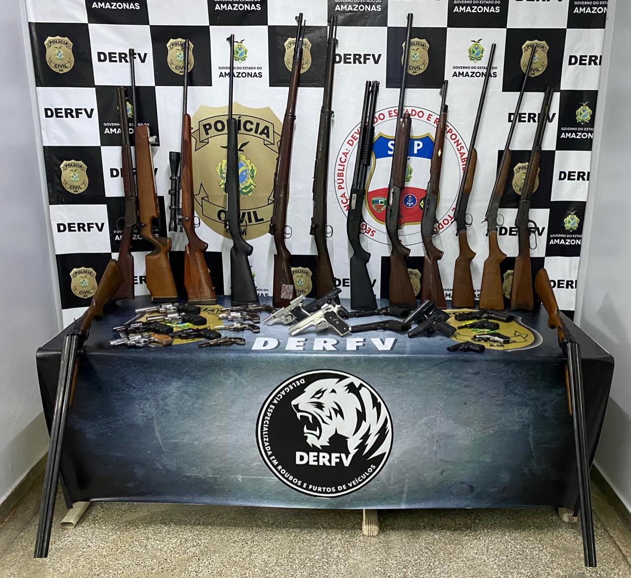 Viúva e filha de coronel da PM forjaram roubo de armas em Manaus   