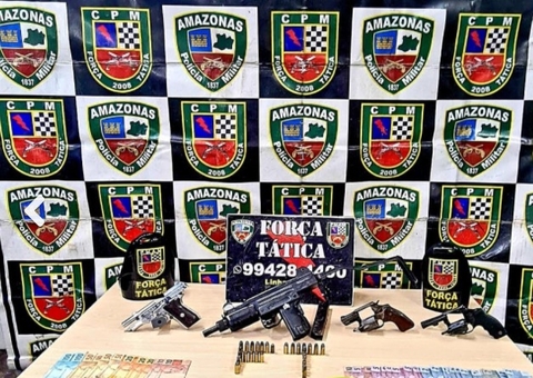 Após denúncia, dupla é presa com submetralhadora em Manaus