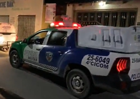 Suspeito é preso após ser flagrado nu em cama com criança em Manaus