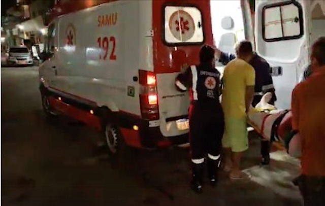 Perseguição policial termina com casal ferido em grave acidente em Manaus