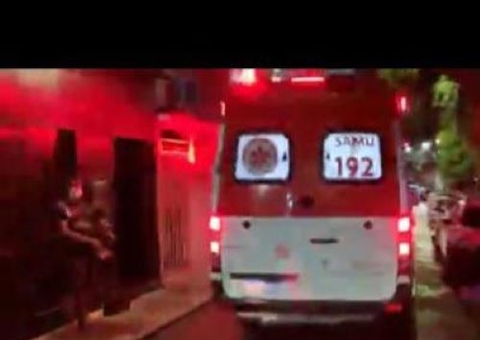 Jovem é brutalmente espancado por criminosos em Manaus