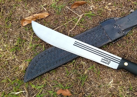 Homem morre ao sofrer golpe de terçado no pescoço em Manaus