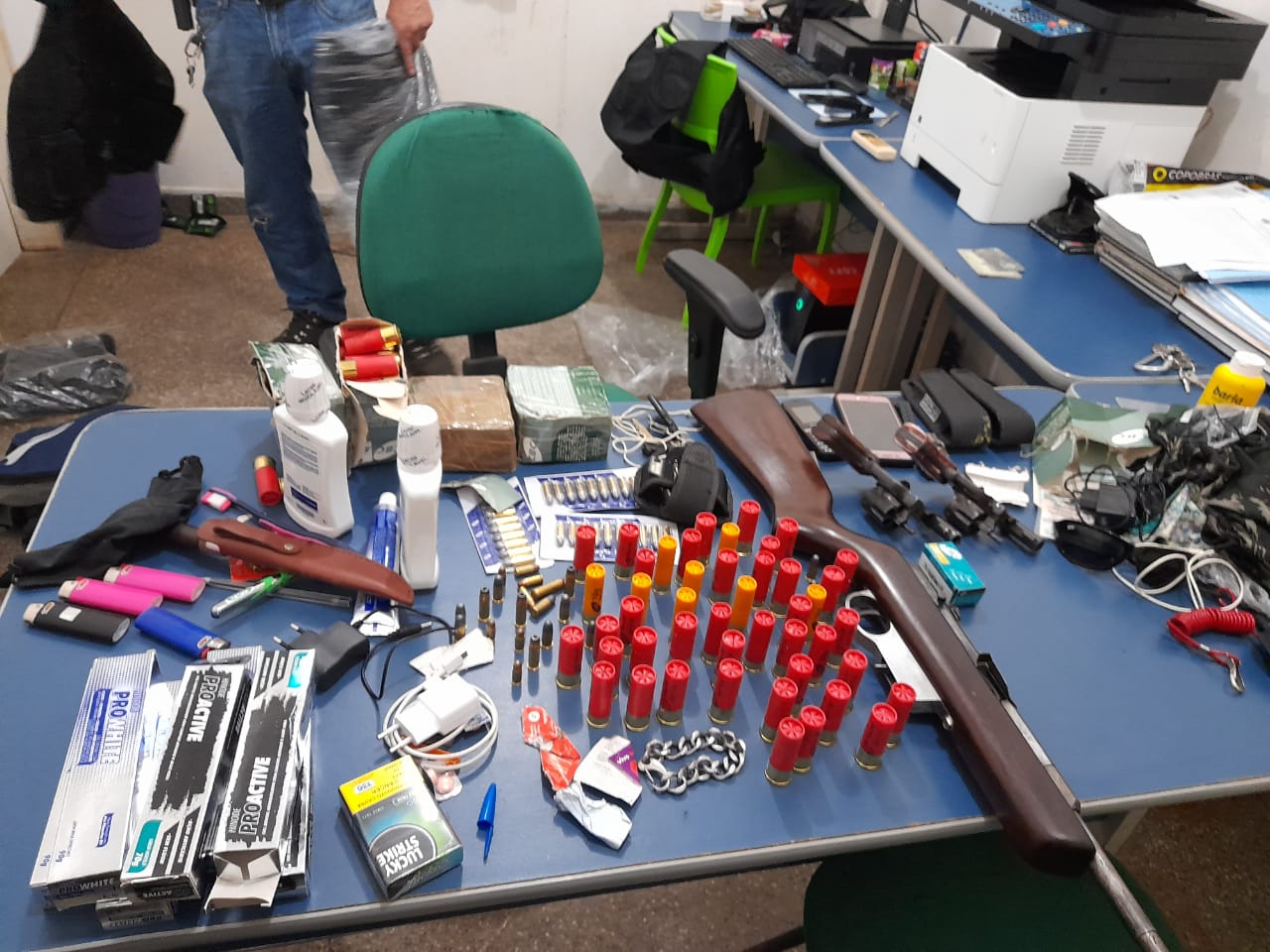 Líder e piratas de rio são presos com arsenal à caminho de assaltos no AM