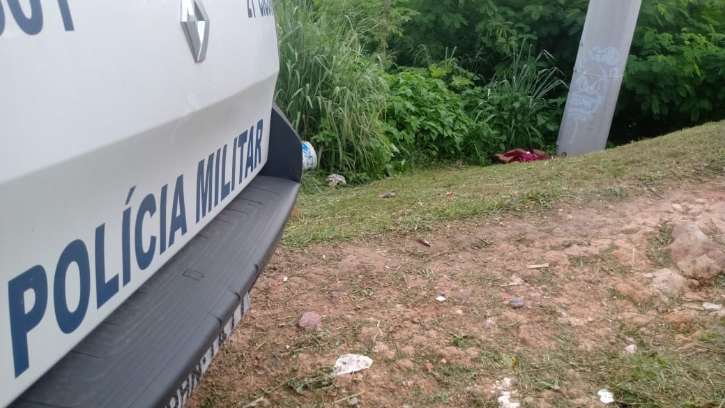 Corpo é encontrado às margens de avenida em Manaus