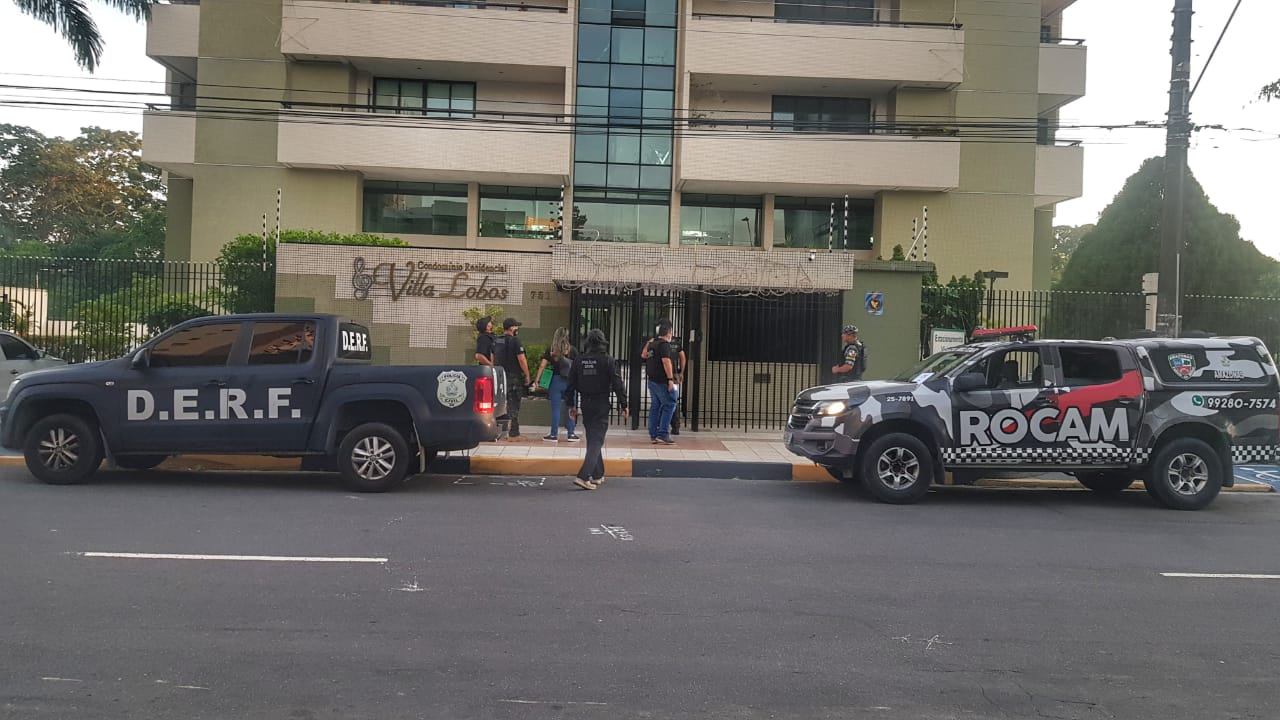 PC deflagra operação e cumpre mandados em condomínio de luxo em Manaus