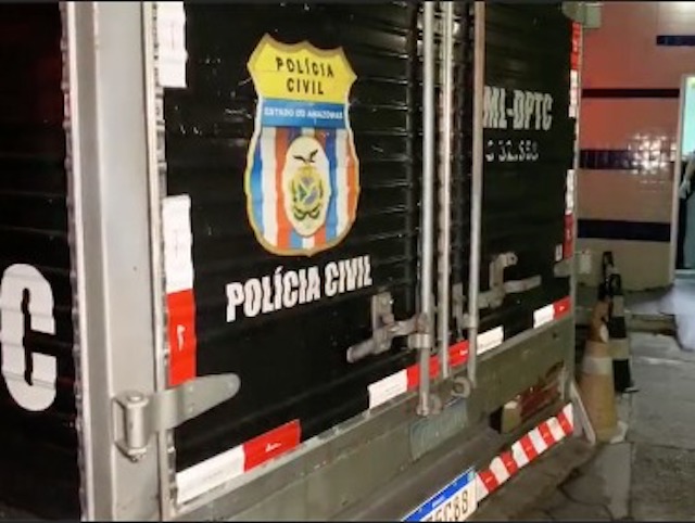 Corpo de homem é encontrado jogado na rua pela própria esposa em Manaus