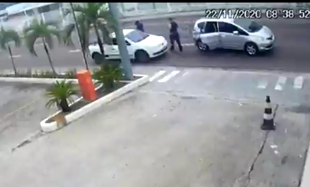 Dentista é algemado e agredido ao ser confundido com traficante em Manaus 