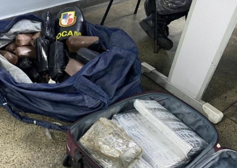 Casal é preso com maconha armazenada em sacos de açaí em Manaus