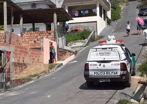 Homem é encontrado morto dentro de caixa de gordura de residência em Manaus