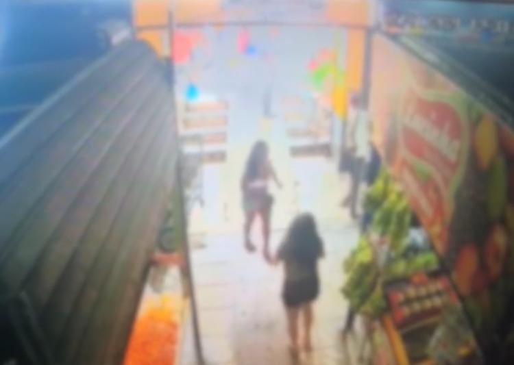 Vídeo: Mulher é arrastada e esfaqueada dentro de feira em Manaus