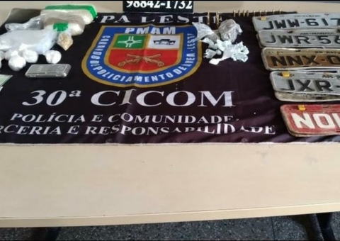 Homem é preso com quase 2 kg de drogas e placas clonadas em Manaus 