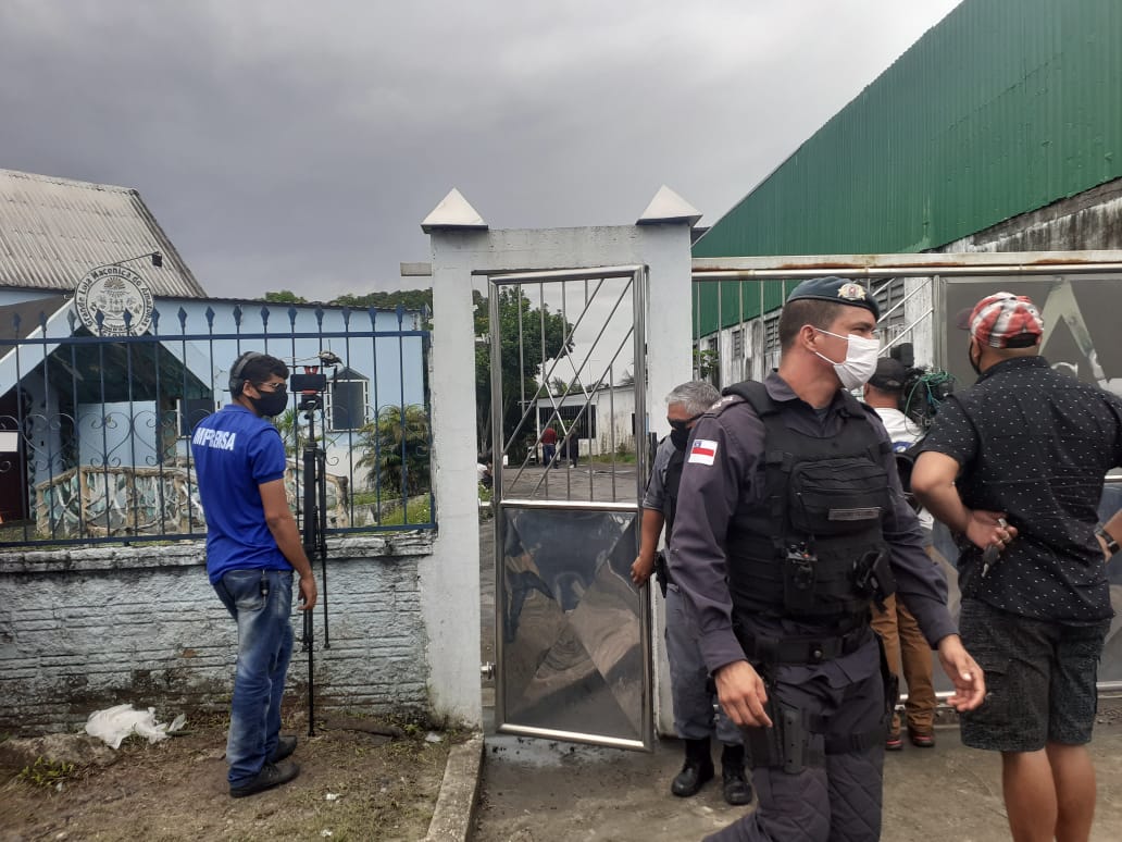 Caseiro é encontrado morto a pauladas e golpes de terçado em Manaus