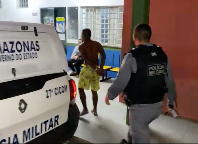 Suspeito é preso com moto adulterada e simulacro de arma de fogo em Manaus