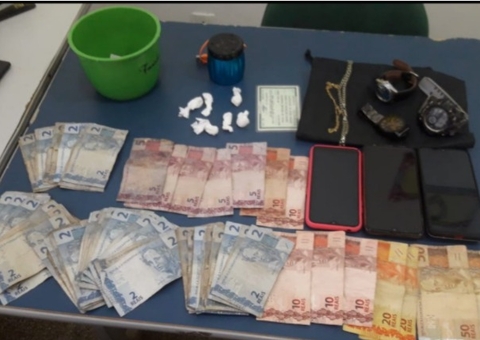 Dupla é presa no Amazonas após assaltar casa e trocar produtos por drogas
