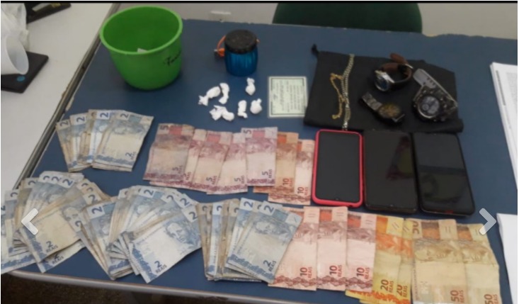 Dupla é presa no Amazonas após assaltar casa e trocar produtos por drogas