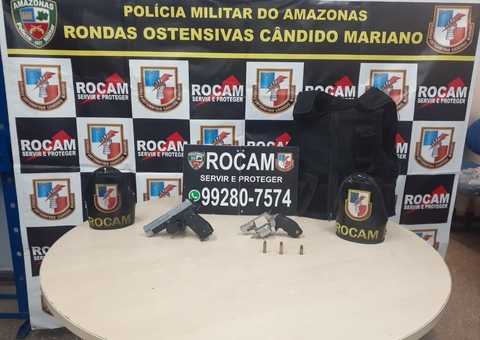 Homem é preso com armas de fogo e colete balístico em rua de Manaus 