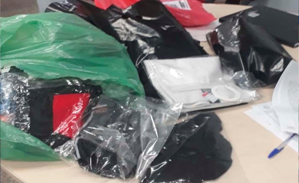 Homem é preso com sacola de roupas furtadas de loja em Manaus 