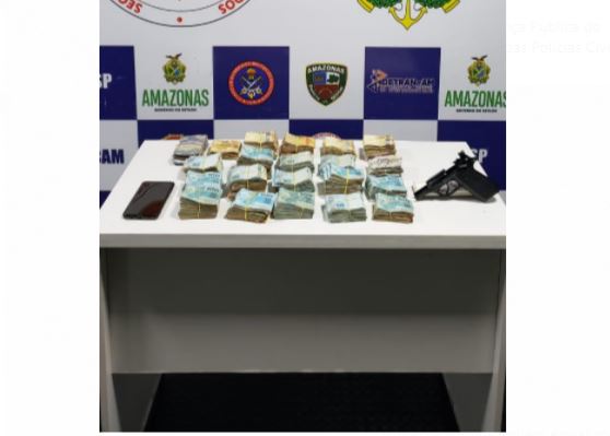 Dono de barco é preso com pistola e mais de R$ 160 mil no Amazonas