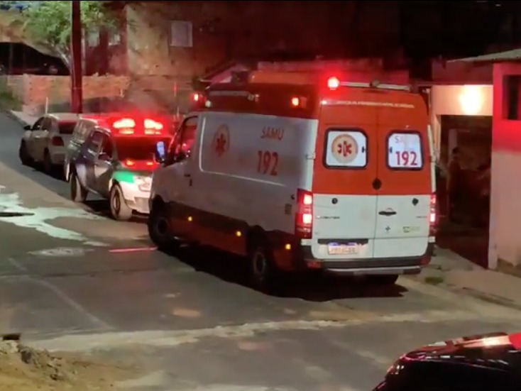 Briga de casal termina em homem esfaqueado pela esposa em Manaus