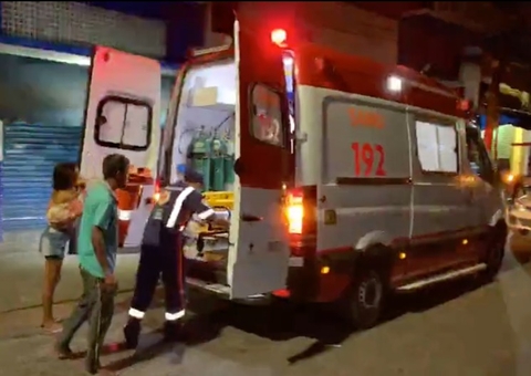 Homem fica gravemente ferido após levar 'terçadadas' em Manaus