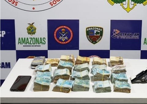Dono de embarcação é preso com arma e R$ 162 mil no Amazonas
