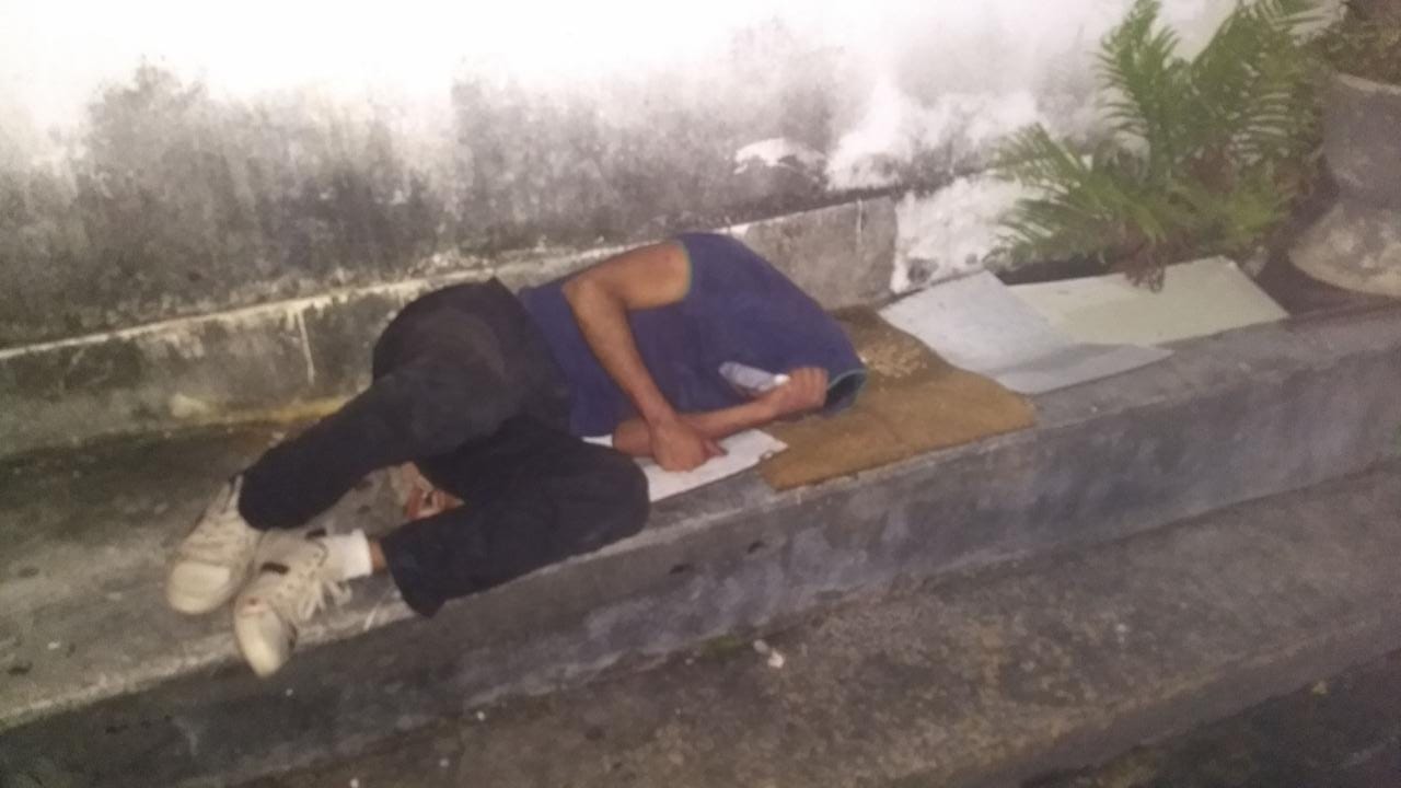 Suspeito de assalto é perseguido e espancado por populares em Manaus 