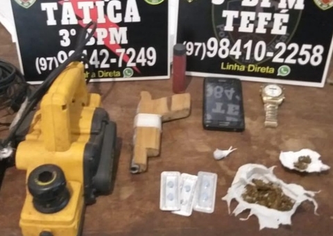 Homem é preso com drogas e arma em porto de catraia no Amazonas