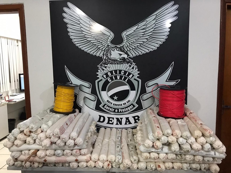 Homem dormia ao lado da mulher com 262 kg de explosivo embaixo da cama