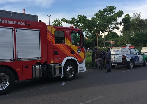 Corpo de homem é encontrado boiando em igarapé de Manaus 