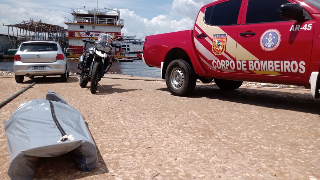 Corpo de homem é encontrado boiando em porto de Manaus 