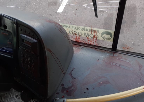 Passageiro de ônibus é baleado no rosto durante assalto em Manaus