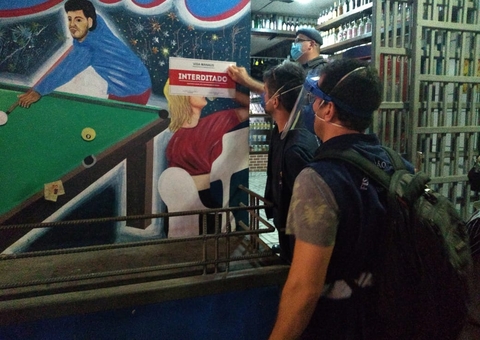 Bares são fechados por descumprirem decreto em Manaus