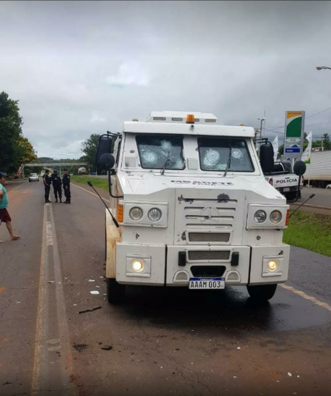 Criminosos atacam carro-forte e roubam R$ 1,2 milhão no Paraguai