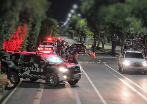 Sábado em Manaus tem 14 veículos apreendidos durante toque de recolher