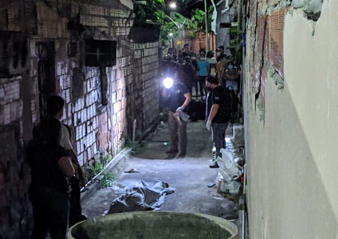 Homem é brutalmente assassinado em beco de Manaus