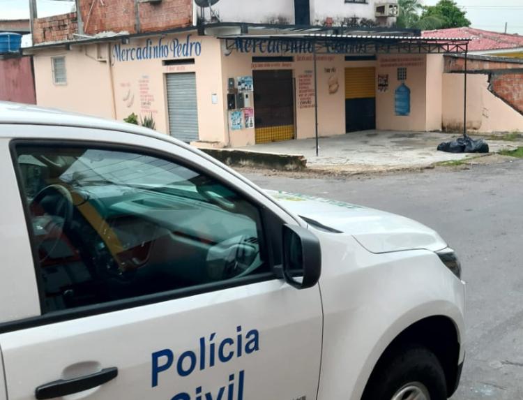 Jovem é assassinada a tiros dentro de mercadinho em Manaus