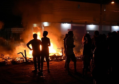 Moradores se revoltam com falta de energia e fazem protestos no Amapá 