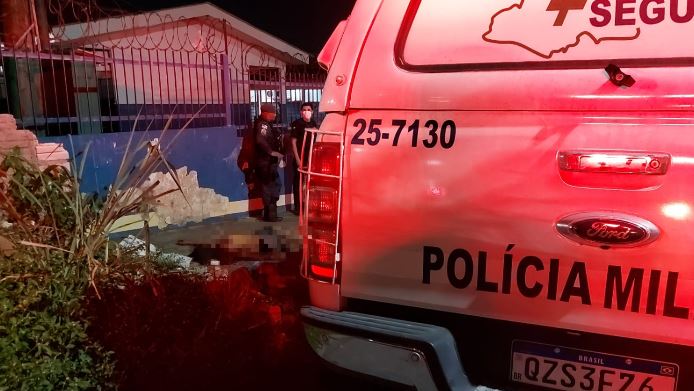 Homem é arrastado de partida de futebol e executado em Manaus