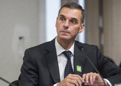 Irritado com reformas, Bolsonaro demite presidente do Banco do Brasil