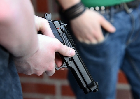 Projeto permite venda de imitações e armas de brinquedo; Entenda 