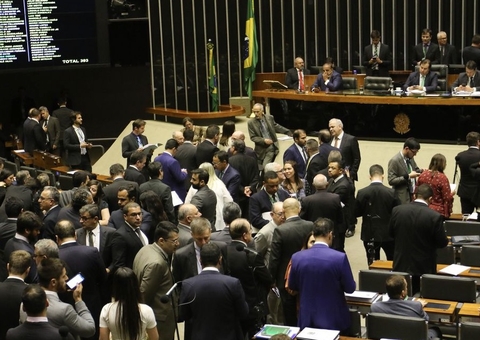 Câmara vota liberação de R$ 167 bilhões para combater crise econômica