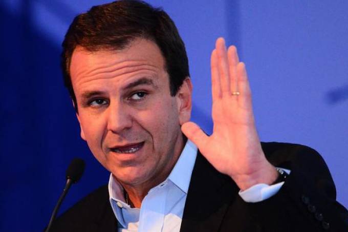 Paes afirma que não há recursos para pagar funcionários da prefeitura do RJ